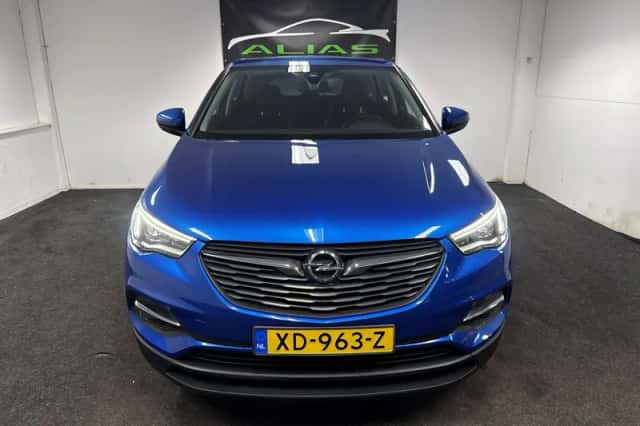 Opel Grandland (2018) thumbnail 2