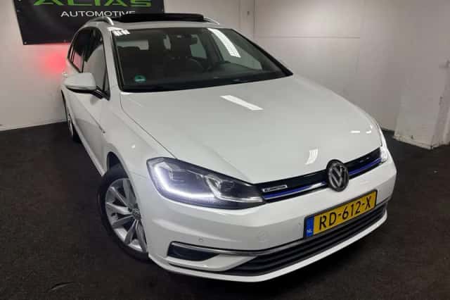 Volkswagen Golf (2017) thumbnail 1