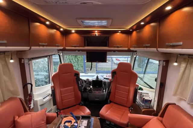 Frankia Luxury Class (2010) thumbnail 6