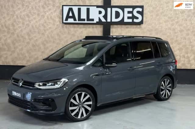 Volkswagen Touran (2023) thumbnail 1