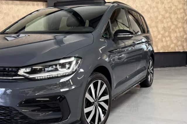 Volkswagen Touran (2023) thumbnail 4