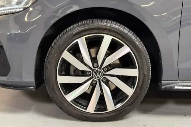 Volkswagen Touran (2023) thumbnail 5