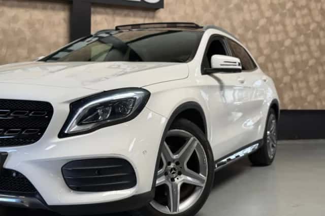 Mercedes-Benz GLA-Klasse (2018) thumbnail 2