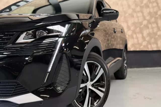 Peugeot 3008 (2022) thumbnail 2