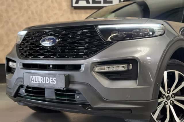 Ford Explorer (2021) thumbnail 3
