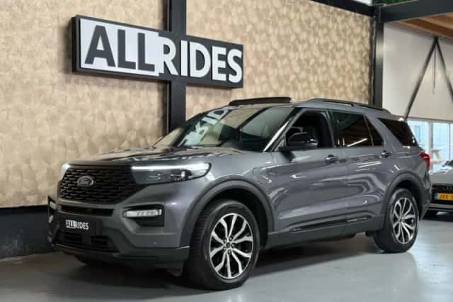 Ford Explorer (2021) thumbnail 5