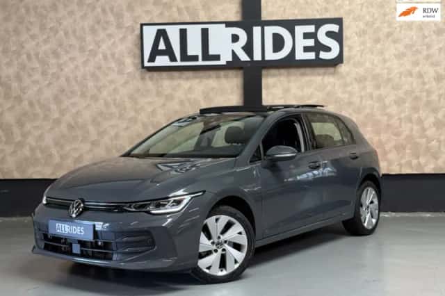Volkswagen Golf (2025) thumbnail 1