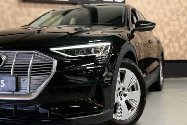 Audi e-tron (2020) thumbnail 2