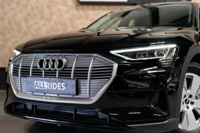 Audi e-tron (2020) thumbnail 3