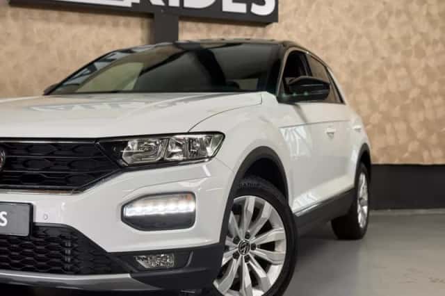 Volkswagen T-Roc (2020) thumbnail 2
