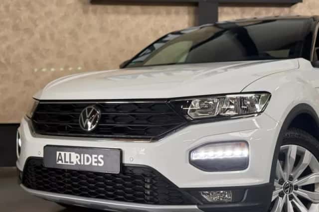 Volkswagen T-Roc (2020) thumbnail 3