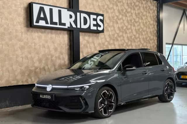 Volkswagen Golf (2025) thumbnail 4