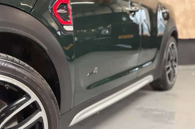 MINI Countryman (2017) thumbnail 3