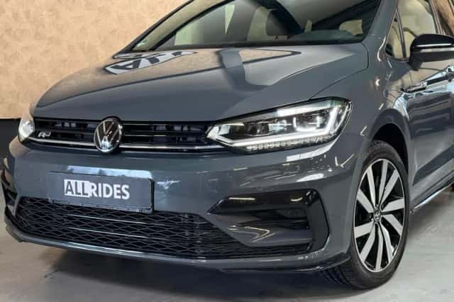 Volkswagen Touran (2023) thumbnail 2