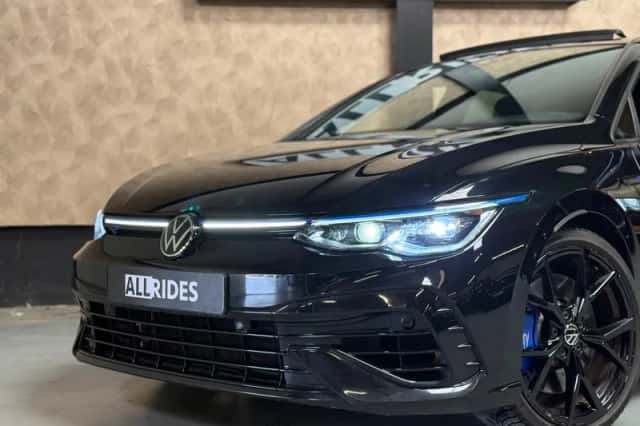 Volkswagen Golf (2023) thumbnail 3