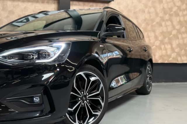 Ford Focus (2020) thumbnail 2