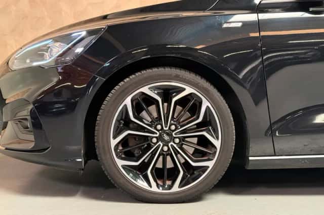 Ford Focus (2020) thumbnail 6