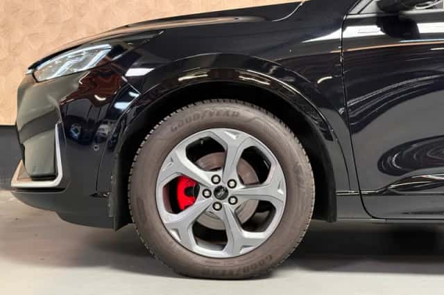 Ford Kuga (2024) thumbnail 6