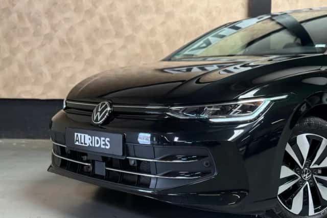 Volkswagen Golf (2025) thumbnail 3