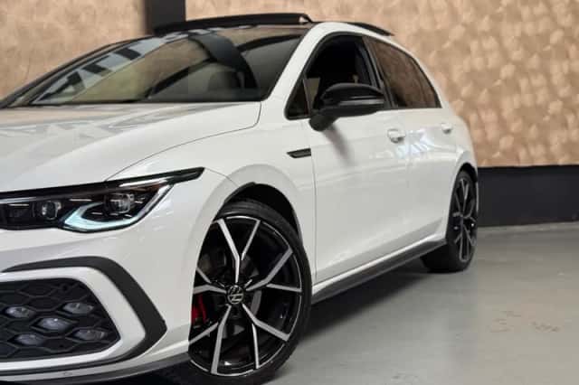 Volkswagen Golf (2023) thumbnail 2