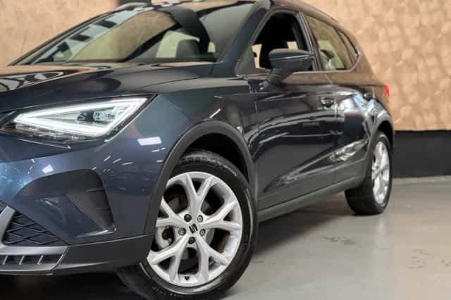 SEAT Arona (2024) thumbnail 2