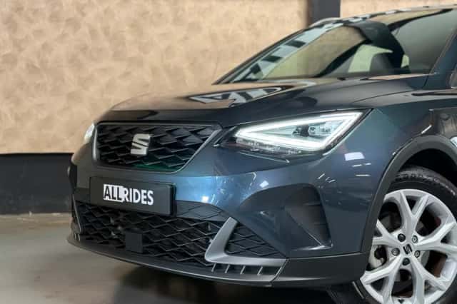 SEAT Arona (2024) thumbnail 3