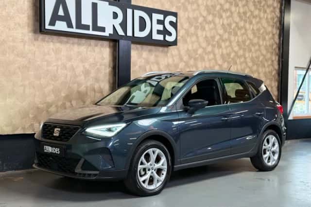 SEAT Arona (2024) thumbnail 4
