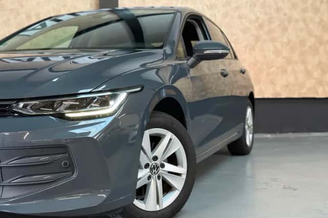 Volkswagen Golf (2025) thumbnail 2