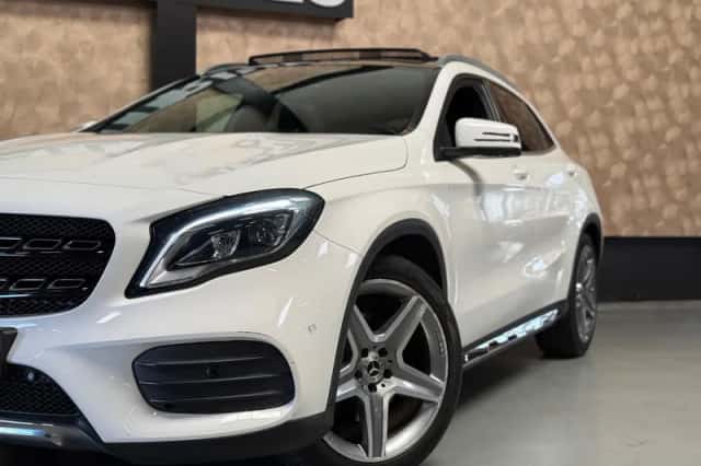 Mercedes-Benz GLA-Klasse (2018) thumbnail 2