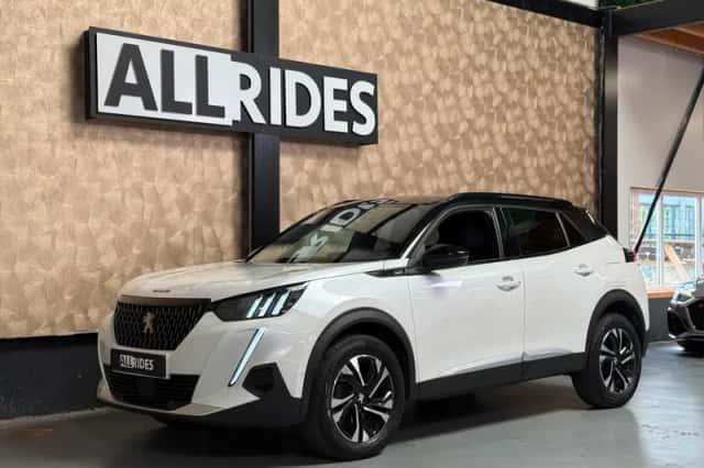 Peugeot 2008 (2023) thumbnail 4