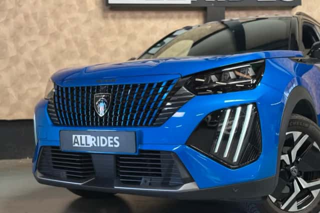Peugeot 2008 (2023) thumbnail 3