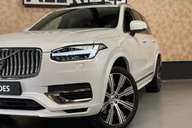 Volvo XC90 (2021) thumbnail 2