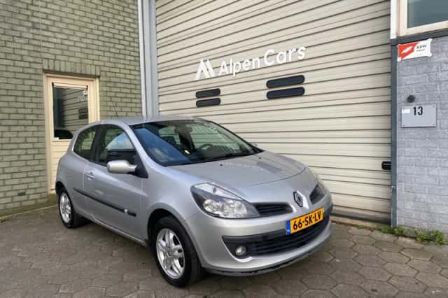 Renault Clio (2006) thumbnail 6