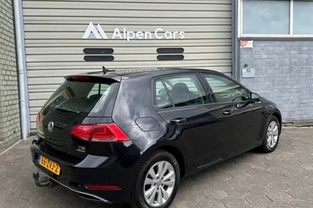 Volkswagen Golf (2013) thumbnail 4