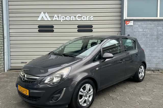 Opel Corsa (2013) thumbnail 1