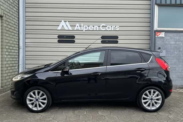 Ford Fiesta (2016) thumbnail 2