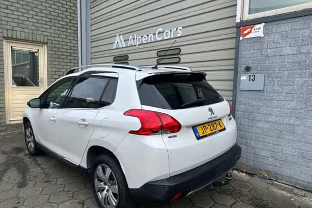 Peugeot 2008 (2016) thumbnail 3