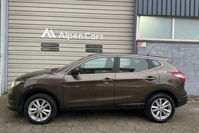 Nissan Qashqai (2017) thumbnail 2