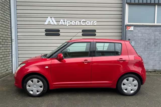 Suzuki Swift (2009) thumbnail 2