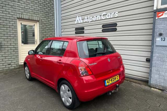Suzuki Swift (2009) thumbnail 3