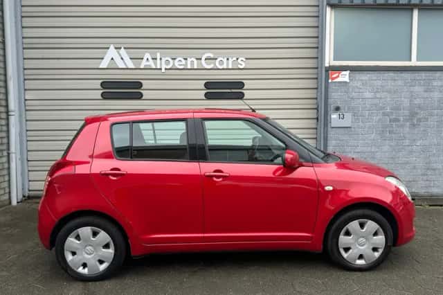 Suzuki Swift (2009) thumbnail 5