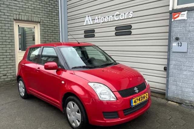 Suzuki Swift (2009) thumbnail 6