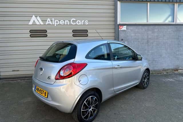 Ford Ka (2010) thumbnail 4