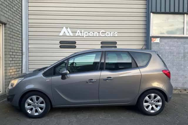 Opel Meriva (2010) thumbnail 2