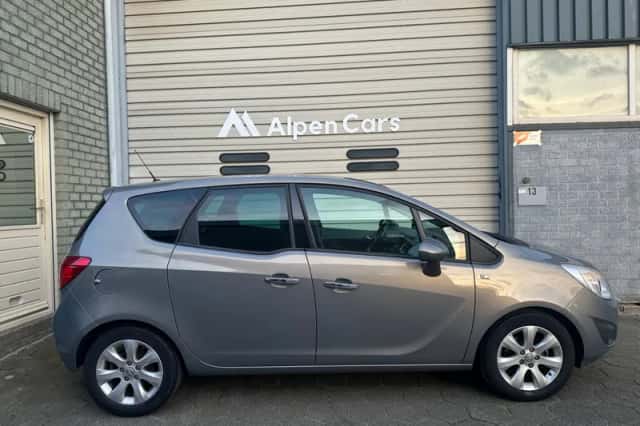 Opel Meriva (2010) thumbnail 5