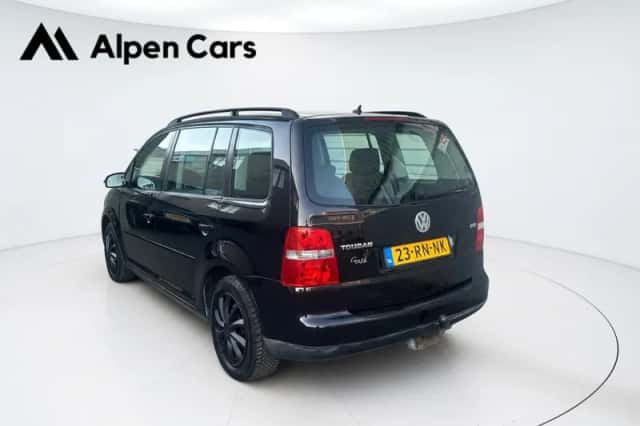 Volkswagen Touran (2005) thumbnail 3