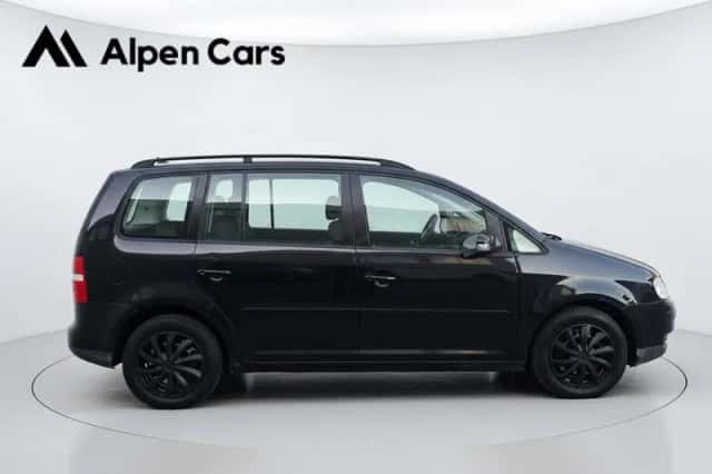 Volkswagen Touran (2005) thumbnail 5