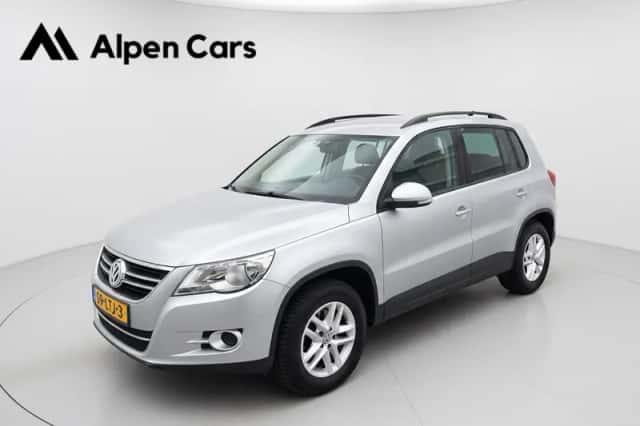Volkswagen Tiguan (2010) thumbnail 1