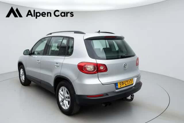 Volkswagen Tiguan (2010) thumbnail 3