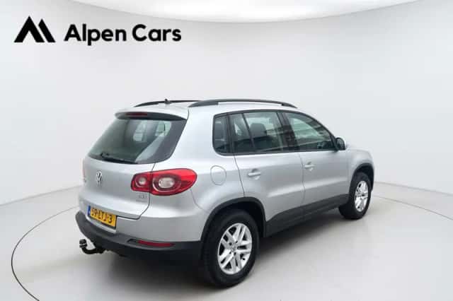 Volkswagen Tiguan (2010) thumbnail 4